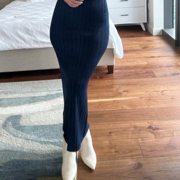 Express Pointed Toe Thin Heeled Booties - Picture 9 of 13